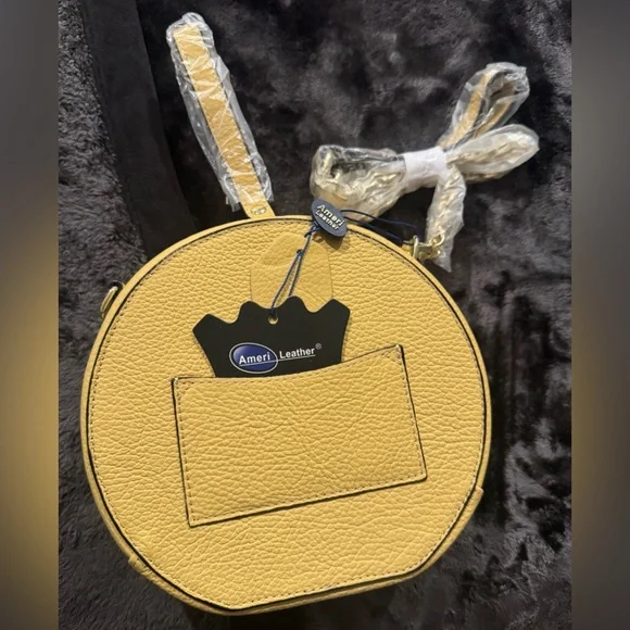 Marcie Round Circle Leather Crossbody bag - Picture 3 of 7